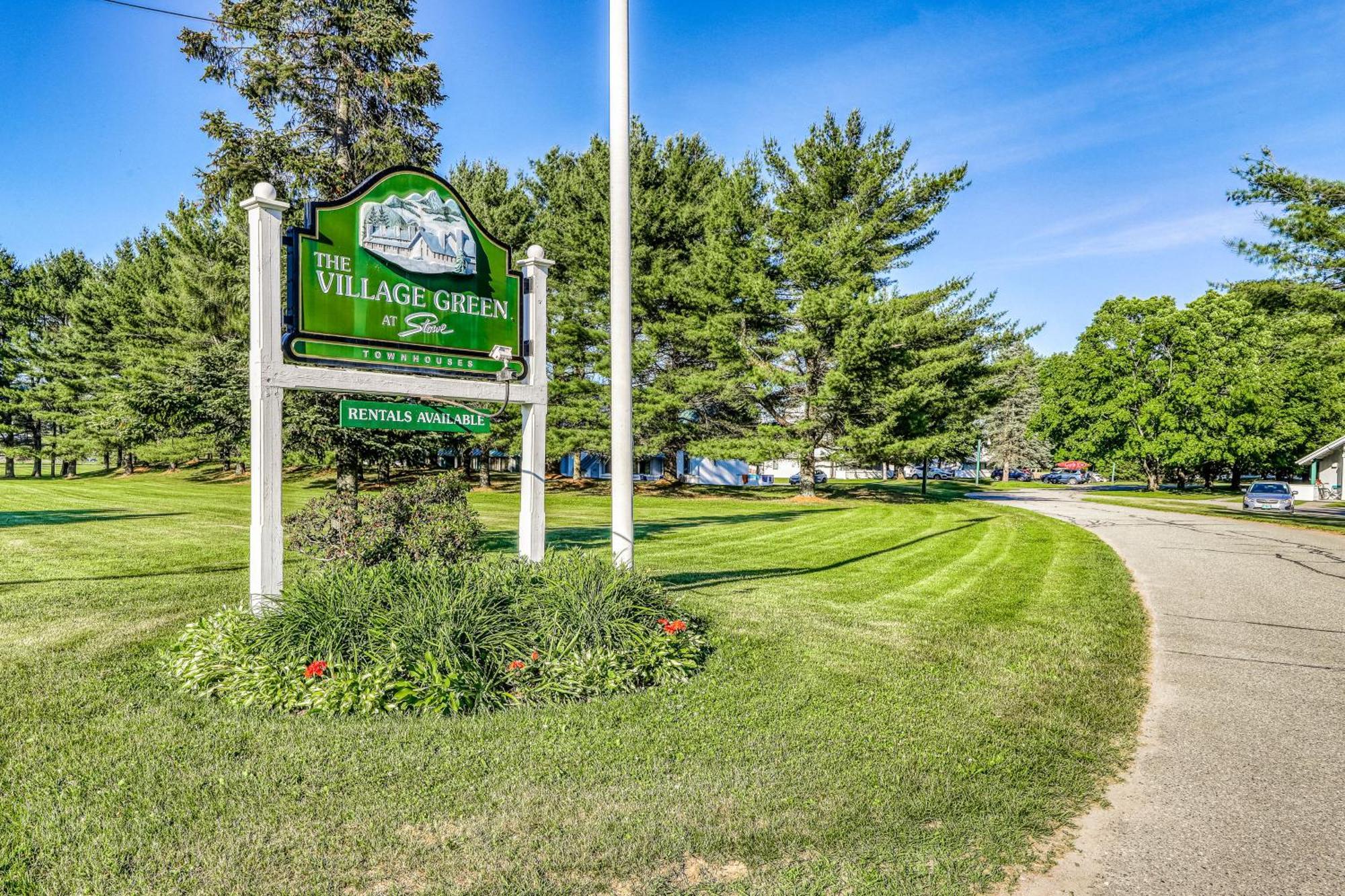 Village Green II Стоу Номер фото